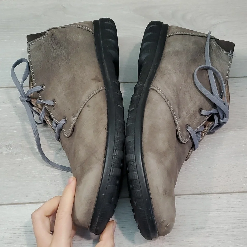 Bogs Mens Eugene Chukka Waterproof Leather Boots shoes sz 11.5